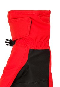 Červená izolační rukavice s černou koženou dlaní, nastavitelným zápěstním páskem a nařaseným textilním manžetou pro pohodlné uchycení.