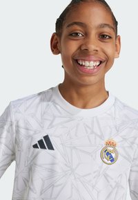 adidas Performance REAL MADRID PRE-MATCH KIDS - Vereinsmannschaften - white clear grey