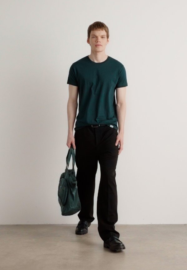 THOR TEE - Basic T-shirt - pine grove2