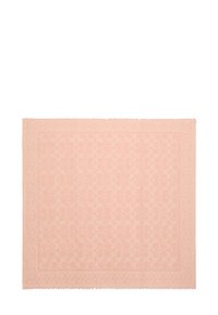 Écharpe douce rose pâle avec un motif circulaire répété, bordée d'une fine frange. Texture lisse avec un léger éclat subtil.