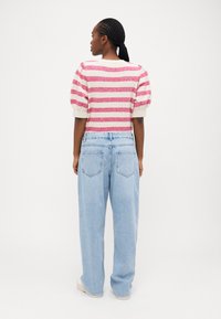 ONLY Petite ONLELLA RILEY - Ravne kavbojke - light blue denim