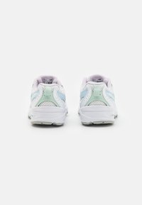 New Balance 530 - Baskets basses - white/light blue