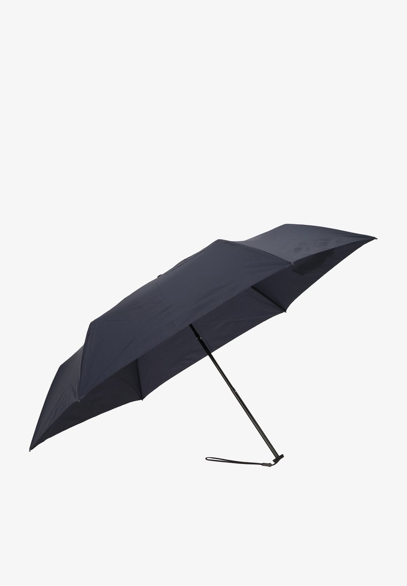 Parapluie pliant bleu marine avec une structure en métal noir robuste, un manche courbé et une sangle de protection. La toile est lisse et résistante à l'eau.
