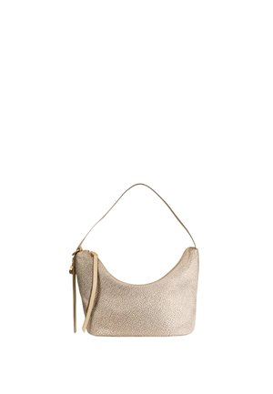 Petit sac à épaule beige texturé avec bord supérieur arrondi et fine bandoulière, doté d'une fermeture éclair latérale avec deux pompons.