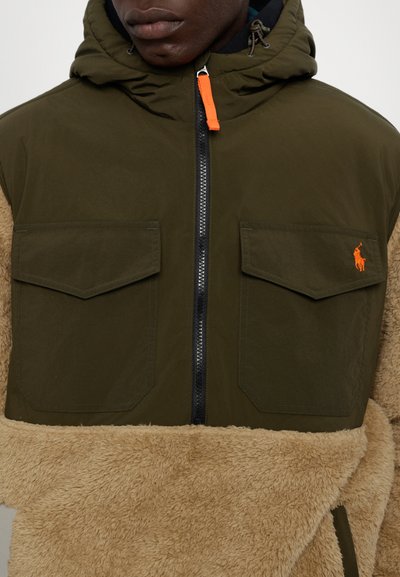 Polo Ralph Lauren PILE FLEECE HYBRID HOODIE - Jakna iz flisa - desert khaki multi