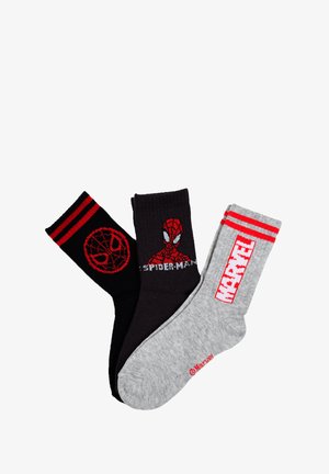 Drie paar enkelsokken met Spider-Man thema's: zwart met rood webbed masker, zwart met Spider-Man gezicht en tekst, grijs met rood Marvel-logo.