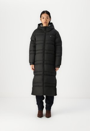 Tommy Jeans MAXI ROUCH TAPE JACKET - Zimski plašč - black
