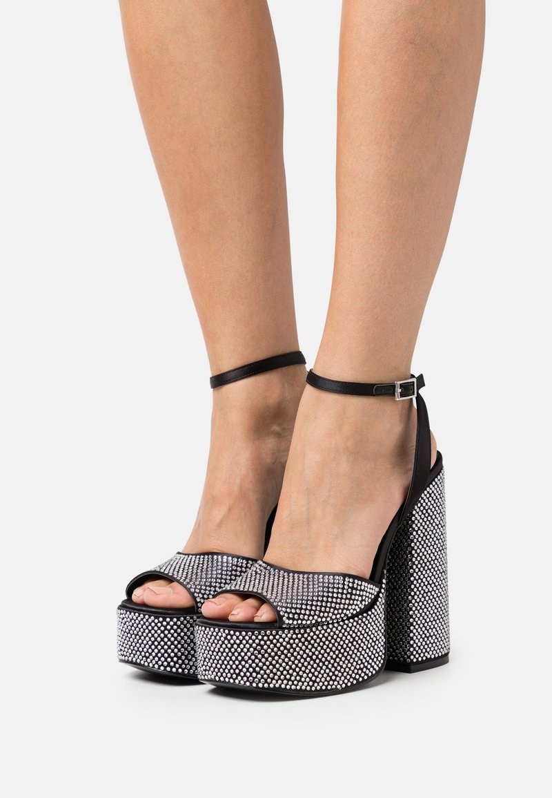Sandales à Talons Hauts TF Slack Of London - Daim Noir Et Rouge - Taille UK 5 (EUR 37,5) - Occasion