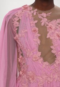 Robe De Soirée Longue Rose Marchesa Notte Taille 40 - Neuf Avec étiquettes | Mousseline à Volants | Événement Cocktail