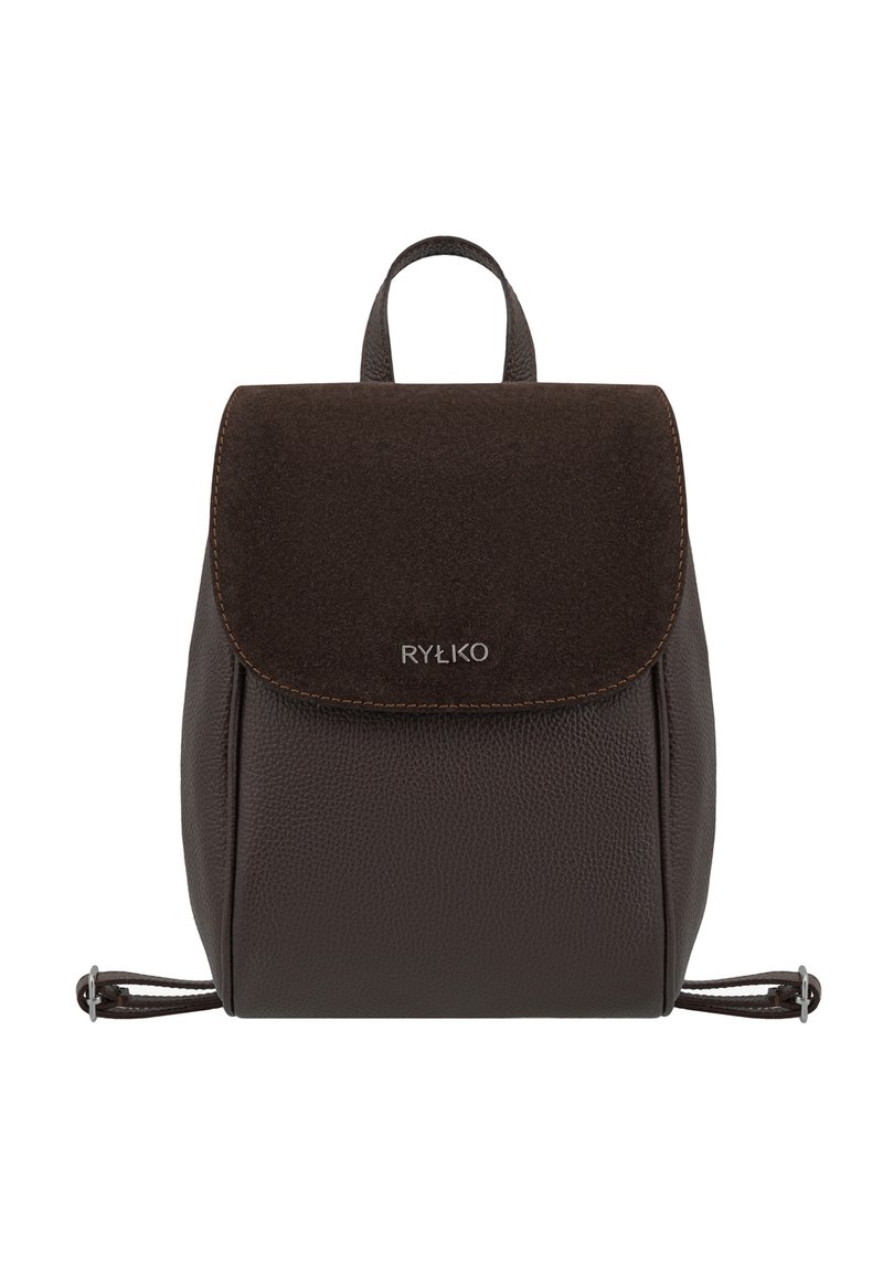 Zaino compatto in pelle e suède marrone scuro con manico superiore, spallacci regolabili e logo "RYŁKO" sulla chiusura a patta.