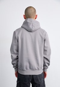 Thumbnail Image 4