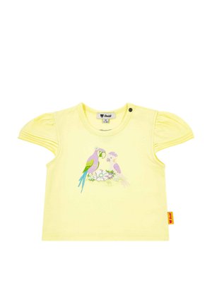 Gelbes T-Shirt mit kurzen Puffärmeln, auf dem zwei farbenfrohe Vögel auf floralen Elementen und ein Peace-Symbol abgebildet sind.