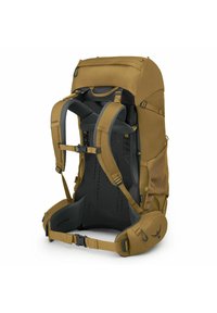 Tans hiking rugzak met een mesh rugpaneel, verstelbare schouderbanden, zijzakken en een handvat aan de bovenkant. Gekenmerkt door duurzame stof en stevige gespen.