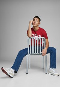 Jack & Jones ECORP LOGO SS O-NECK NOOS - T-shirts basic - rio red
