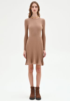 Strickkleid - beige