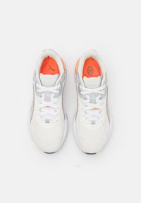 Puma RS-X UP x ORLINSKI II UNISEX - Tenisky - warm white/cool light gray/fluro orange