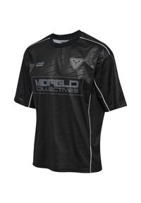 Schwarzes Sporttrikot aus leichtem, strukturiertem Stoff. Mit silbernem Logo, weißen Akzenten und dem Schriftzug "MIDFIELD COLLECTIVES" auf der Vorderseite.