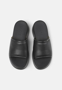 Camper TASHA - Slip-ins med hög sula - schwarz