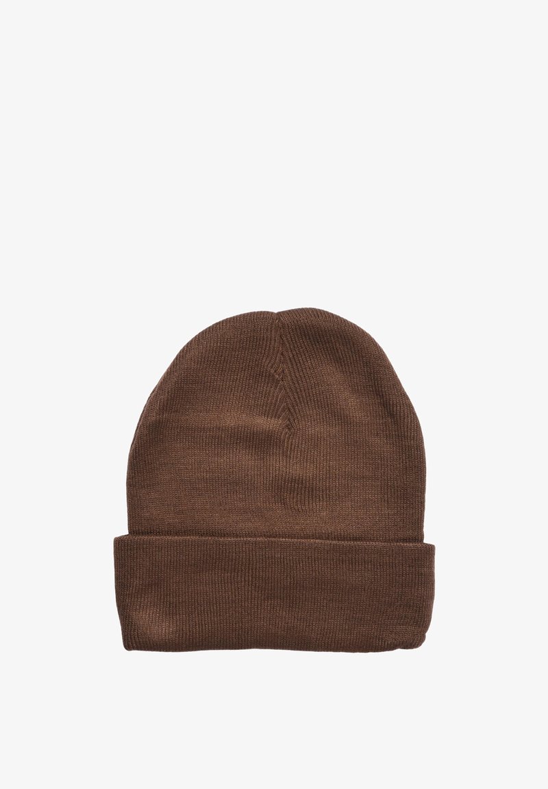 Berretto di lana lavorato a maglia marrone con risvolto. Il materiale è in lana a coste o acrilico. Design semplice, senza motivi o dettagli visibili.
