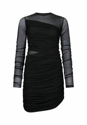 Fekete ruha, amely testhez simuló sziluettel, áttetsző hosszú ujjas kialakítással, mindenütt ráncolt részletekkel és díszített nyakkivágással rendelkezik.