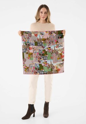 Quadratisches Seidentuch mit einem bunten Patchwork-Design, das Blumen-, Punkte- und Stadtansichten-Muster zeigt, umrandet mit einem dünnen, pinken Rand.