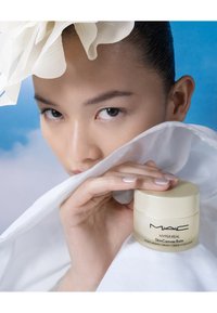 MAC HYPER REAL SKINCANVAS BALM - Face cream - n/a