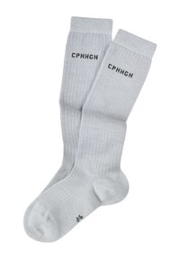 Graue gerippte Socken mit dem aufgedruckten „CPHHGH“-Logo in Schwarz an den Bündchen. Weicher Stoff, leichtes Design, geeignet für den Freizeitgebrauch.