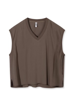 Mouwloos bruin V-hals loszittend topje met zijsplitten en een stoffen label aan de binnenkant van de halslijn op een witte achtergrond.