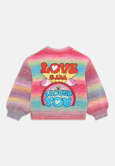 Maglione lavorato a maglia con un motivo a gradiente multicolore. Sul retro presenta un testo audace: "L'AMORE è TUTTO INTORNO A TE" con grafiche di cuori e arcobaleni.