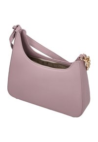 Vaaleanpunainen nahkalaukku, jossa on kaareva muotoilu, kullanväriset metalliosat ja yksi säädettävä olkahihna. Laukun sisällä on vetoketjullinen suljenta.