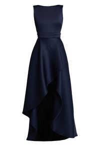 Abito blu navy realizzato in tessuto morbido, con un corpino aderente, una fascia in vita ampia e un orlo asimmetrico fluente.