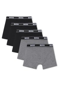 Cinco pares de cuecas boxer masculinas em preto, cinza escuro e cinza claro. Cada uma possui um cós preto com a inscrição "BOSS" em letras brancas.