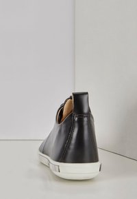 ECCO Stringate sportive - black