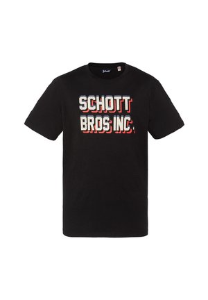 Schwarzes T-Shirt mit kurzen Ärmeln und weißem Aufdruck "SCHOTT BROS INC." mit rotem Schatten auf der Brust.