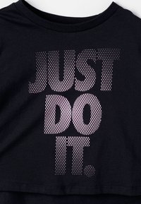 Nike Performance Camiseta estampada - black