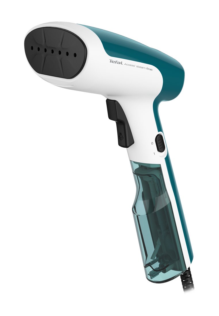 Handheld-Dampfbügeleisen mit einem Gehäuse aus weißem und türkisfarbenem Kunststoff, ergonomischem Design, transparentem Wassertank und sechs Dampflöchern an der Düse.