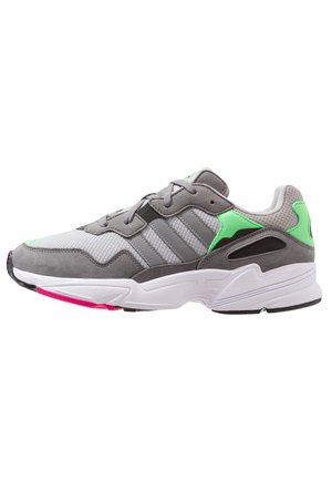 YUNG-96 - Baskets basses - grey two/grey three/shock pink