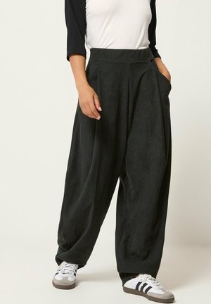 Pixie Girl, PETITE SMART TROUSERS - Pantaloni - black