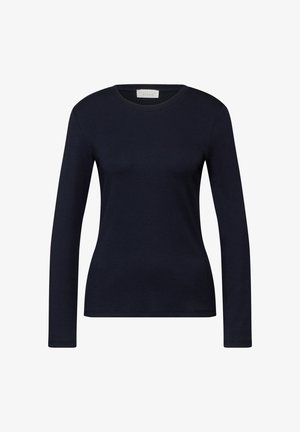 Granatowa koszulka z długim rękawem wykonana z miękkiej bawełny. Charakteryzuje się okrągłym dekoltem i dopasowanym krojem, bez widocznych wzorów czy akcentów.