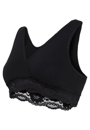 Zwarte bralette van zacht materiaal, met een V-halsontwerp en kantafwerking langs de onderkant, met golvende randen en een gladde textuur.