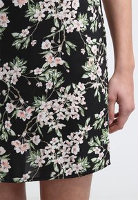 Dorothy Perkins Vardagsklänning - black