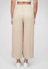 Cloud 5ive MIT WEITEM SCHNITT UND 2-LAGIGEM  - Pantalones - beige