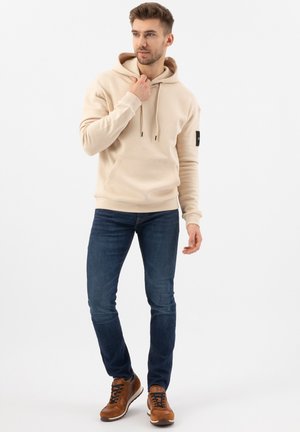 Trainers - bronze