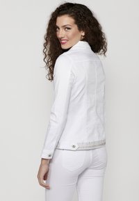 Koroshi Traper jakna - blanco   white