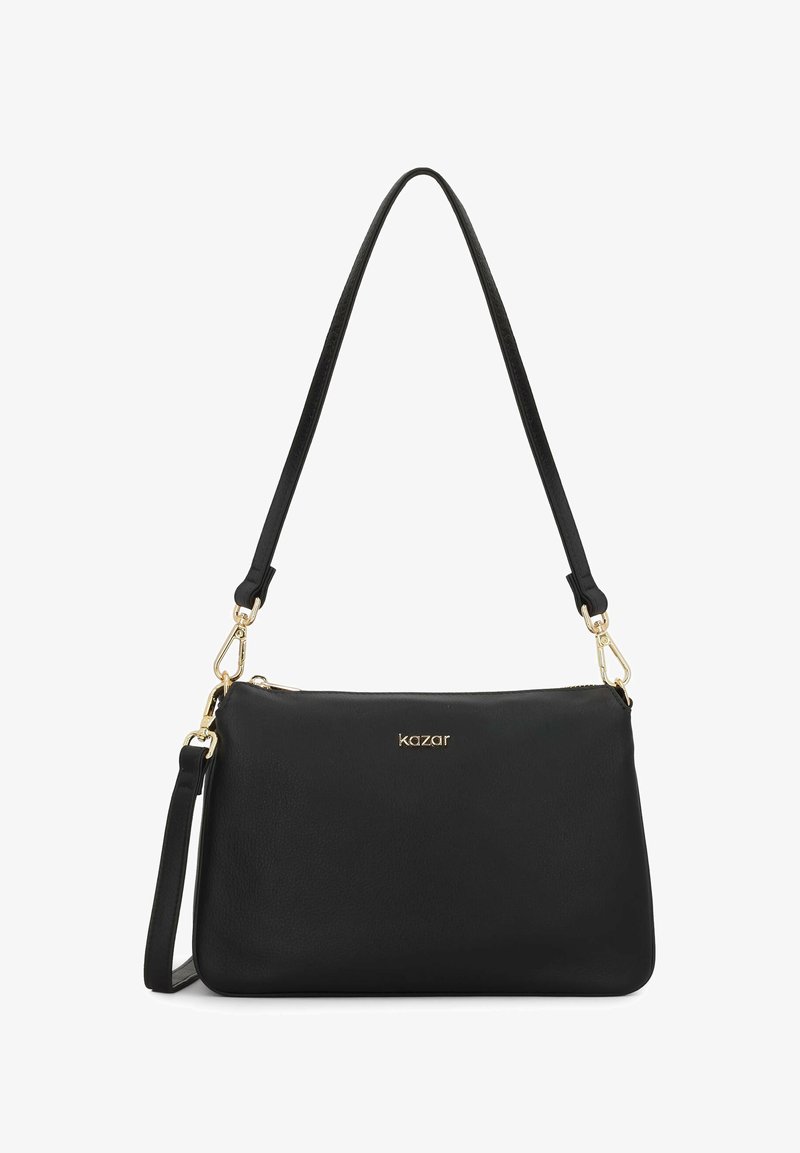 Borsa a spalla nera in pelle con finitura testurizzata, accessori in oro e tracolla removibile. Presenta logo impresso sul davanti.