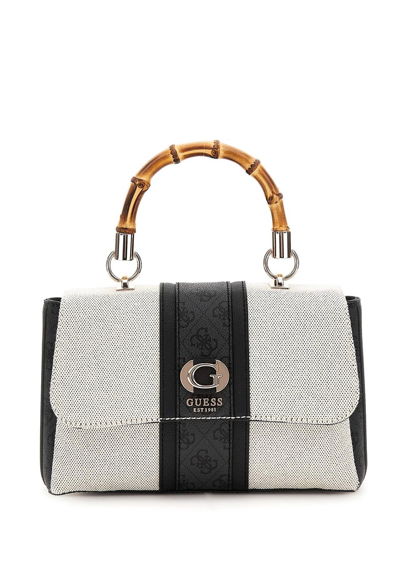 Sac à main noir et blanc avec un tissu texturé, une poignée en bambou, des accessoires en métal argenté et un accent logo central. Forme rectangulaire avec une fermeture à rabat.