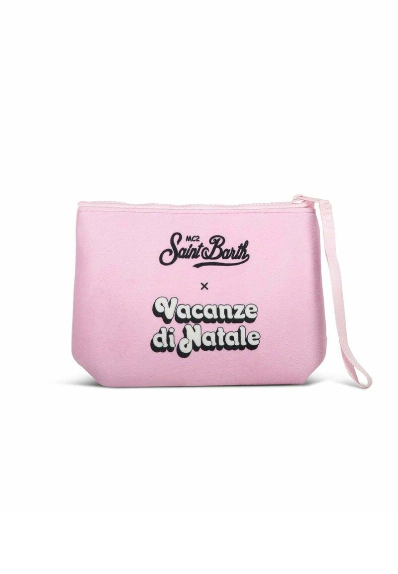 Pochette de toilette rose avec une fermeture éclair, portant "MC2 Saint Barth" et "Vacanze di Natale" en police noire. Comprend une bandoulière.