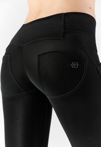 Freddy PUSH UP WR.UP® VITA MEDIA LUCIDA - Trikoot - nero