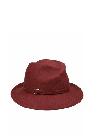 Burgundy felt fedora hat with a medium brim and a matching band featuring a small silver buckle.