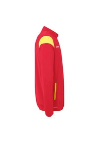 Rode sportjack met een gele schouderaccent. Bevat een hoge kraag, lange mouwen en een zijzak met rits. Gemaakt van lichtgewicht materiaal.